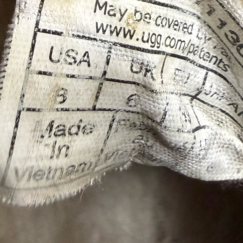UGG Tan and Cream Ankle Boots Women SZ 8- Box 15 - Picture 5 of 7